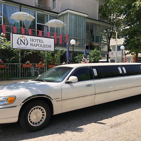 Hotel Napoleon Чезенатико Екстериор снимка
