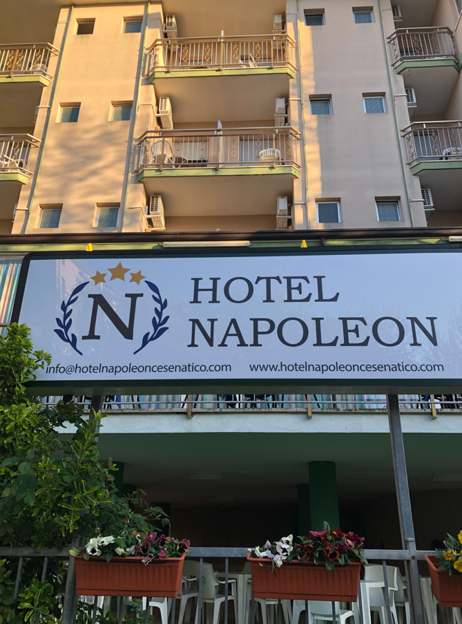 Hotel Napoleon Чезенатико Екстериор снимка